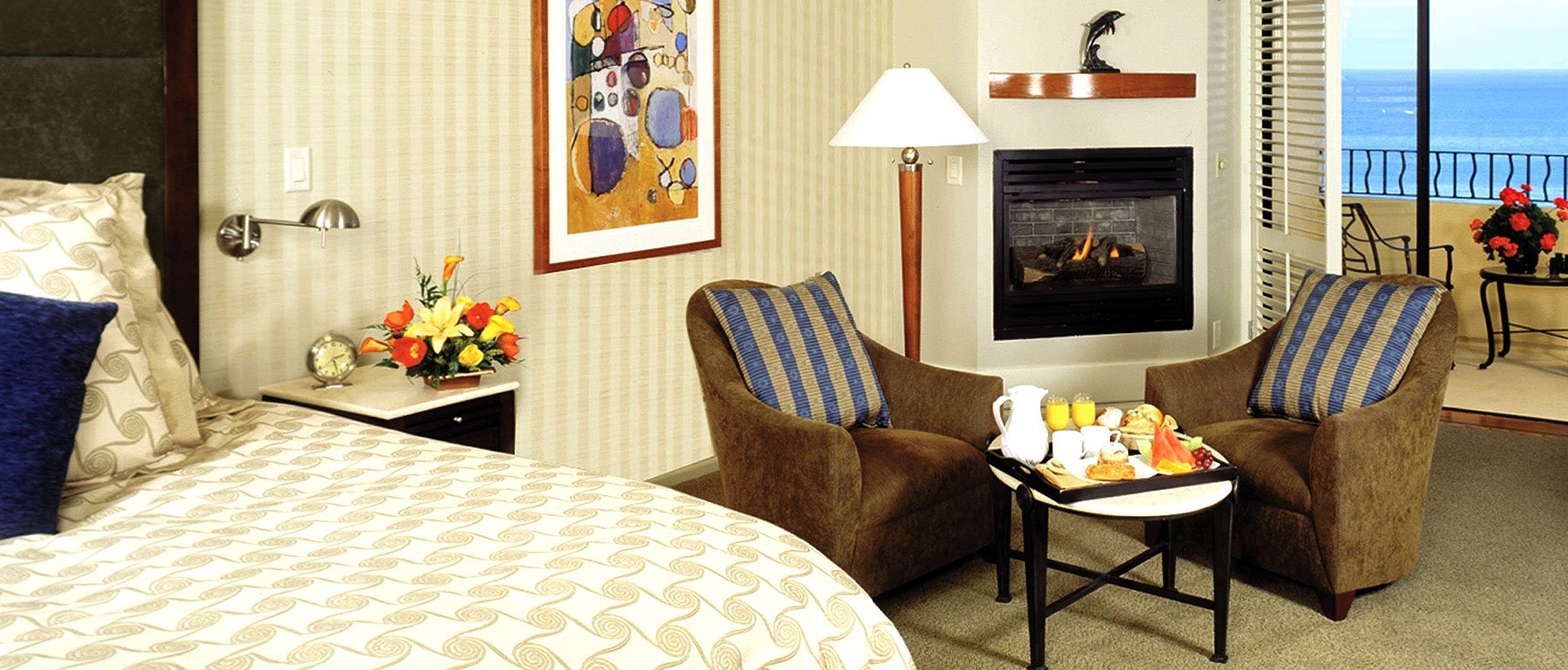 Deluxe Oceanfront Room With Fireplace at Hotel Monterey